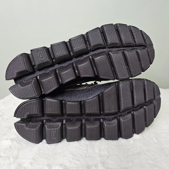 On Running Women's Cloud Dip Shoes sz 6.5US/ 37.5EU GRAPE/PEBBLE (& Extra Laces) - Picture 8 of 12